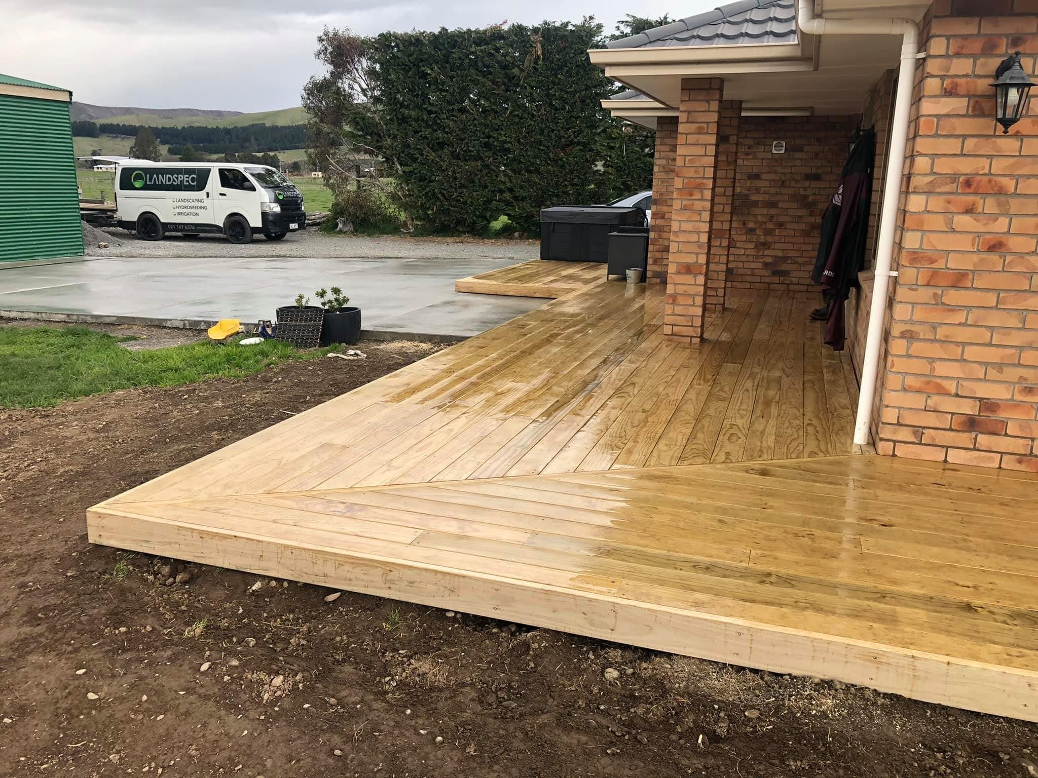 Decking and pergola 3