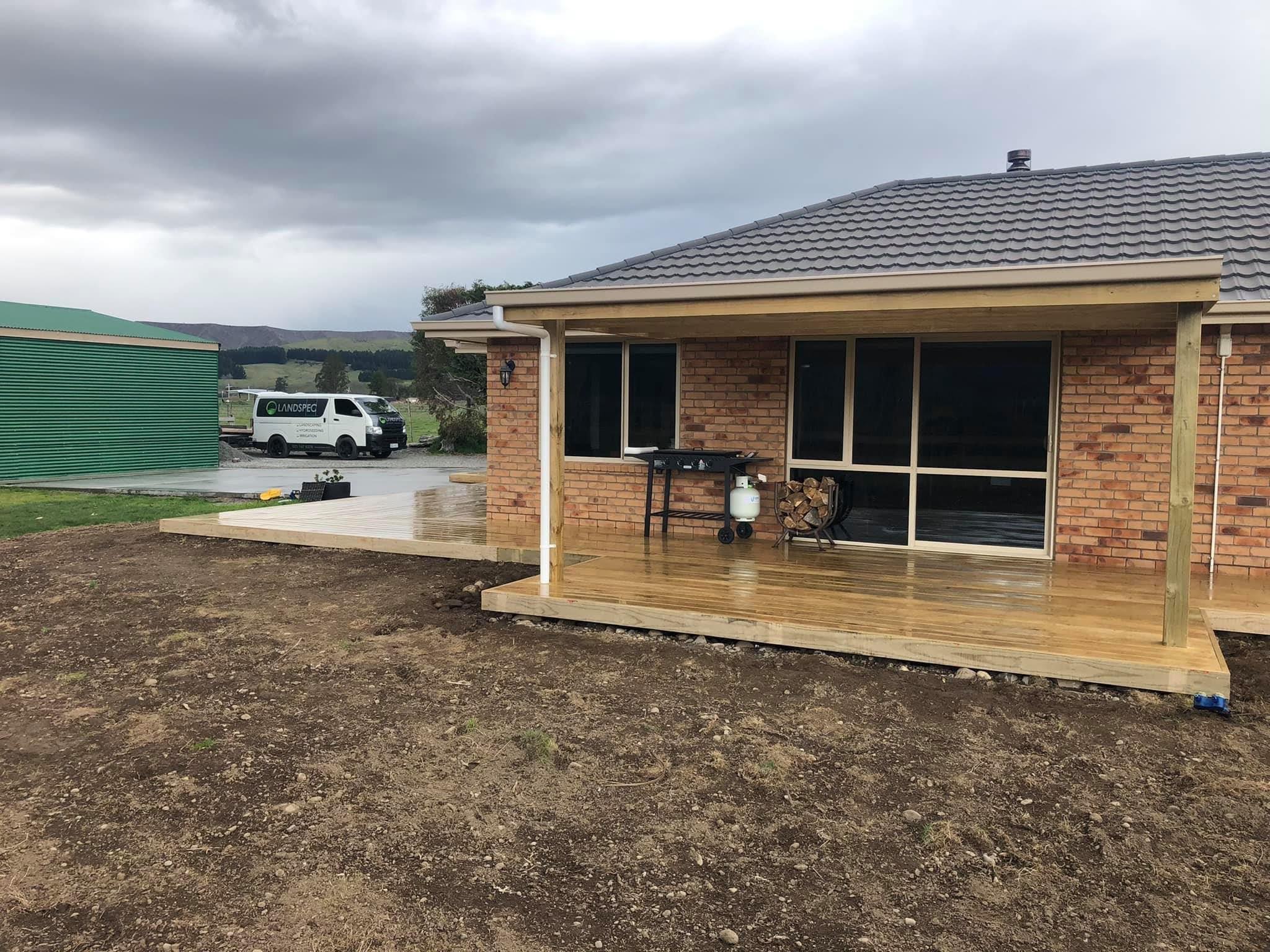 Decking and pergola 4