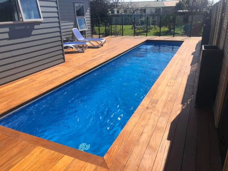 Pool-Deck-screening-and-ballastrade-1